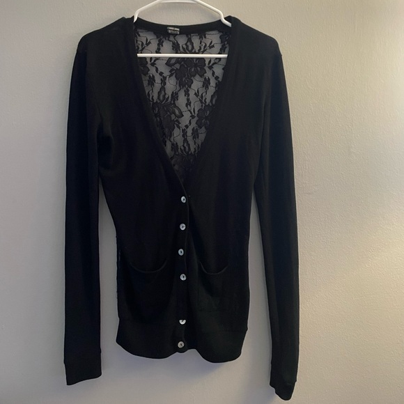 Poof back lace cardigan - Picture 2 of 6